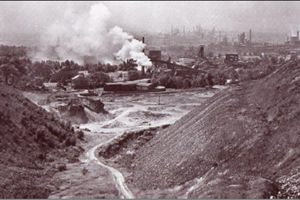 View from the Ema spoil heap of the coking plant and the Trojice Mine in the Trojice Valley (1934)